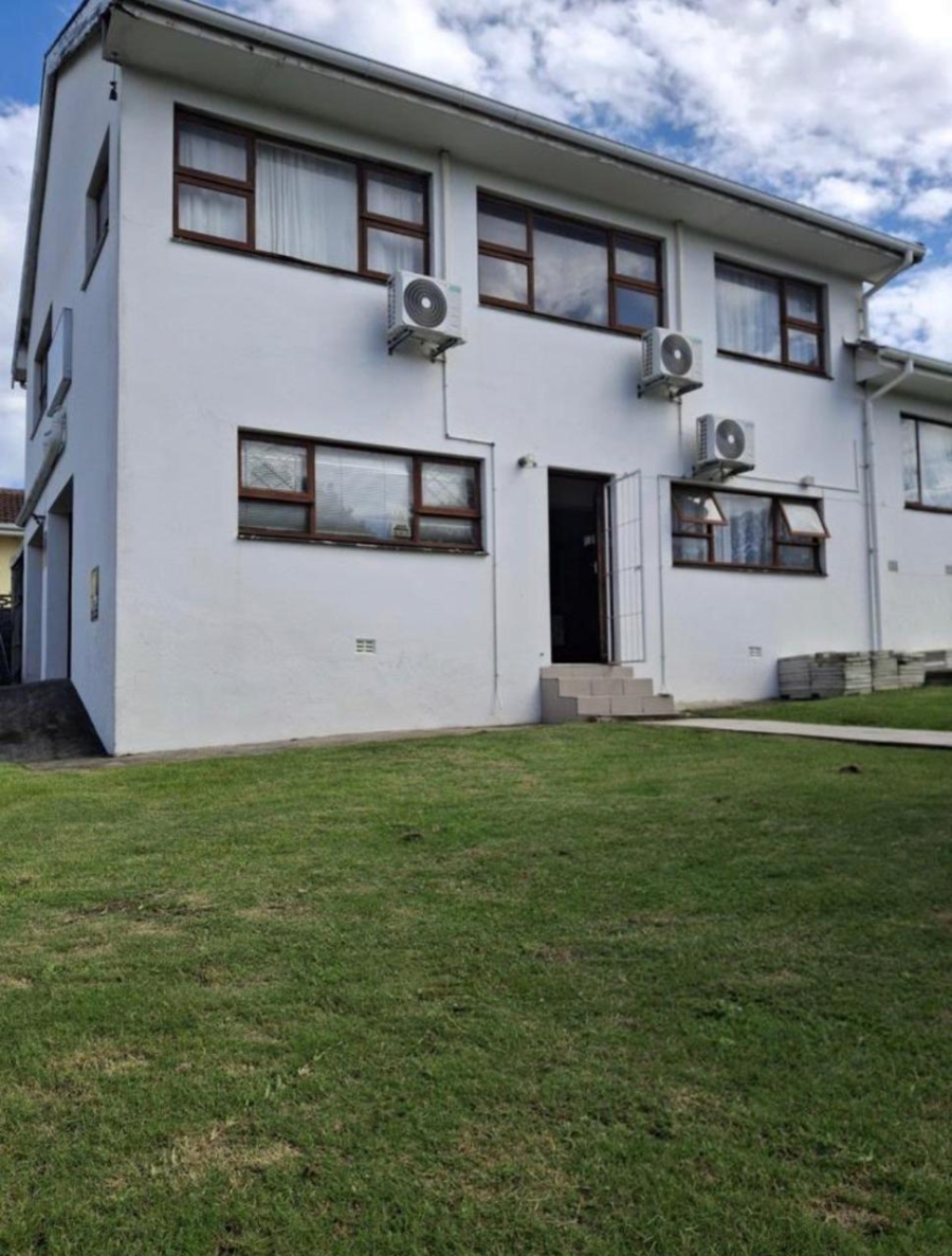 9 Bedroom Property for Sale in Sunnyridge Eastern Cape
